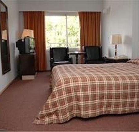 Hotel Austral Viedma Szoba fotó